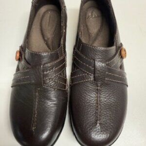 Women's Clarks Ashland size 8M Brown